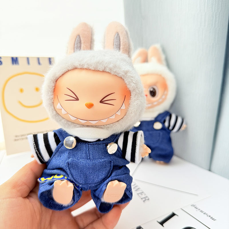 4inch bag charm cute custom clothes outfits - black white T-shirt and jeans