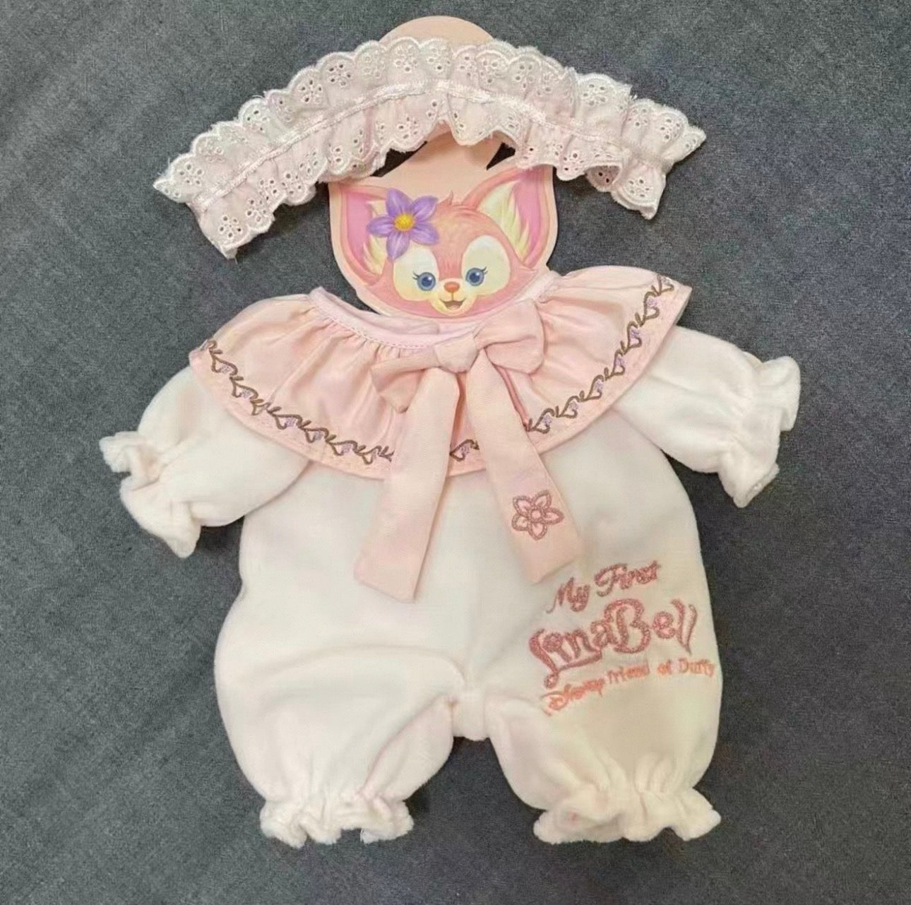 Mittelgroße Bartholomäus-Bären-Niedlichkeit, maßgeschneiderte Kleidung - rosa Pyjamas